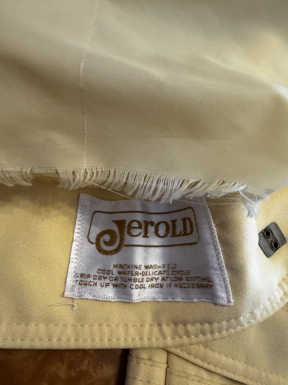 Vintage Jerold 60s/70s Mod Yellow Jacket Gold Triangle Clasp Buttons