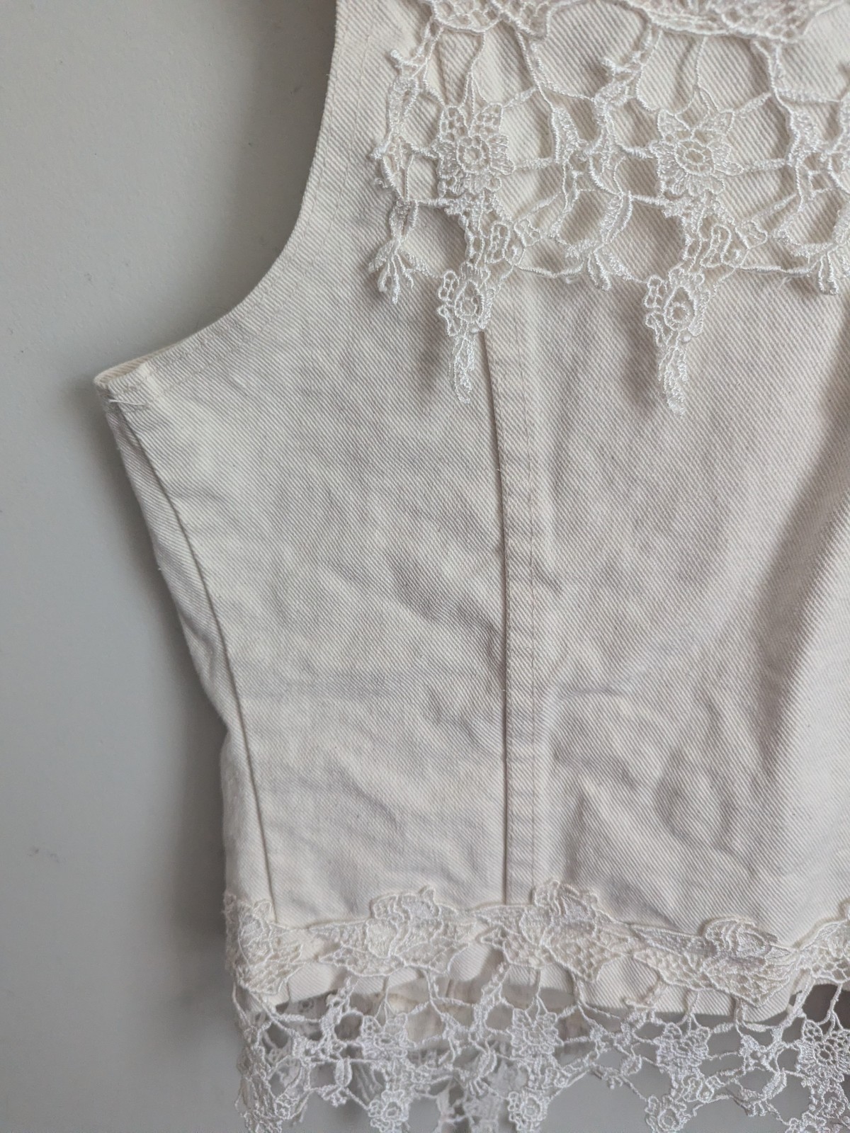 VTG Cream Denim Vest Womens L Lace Trim Rodeo Cowgirl Festival Country Boho 90s
