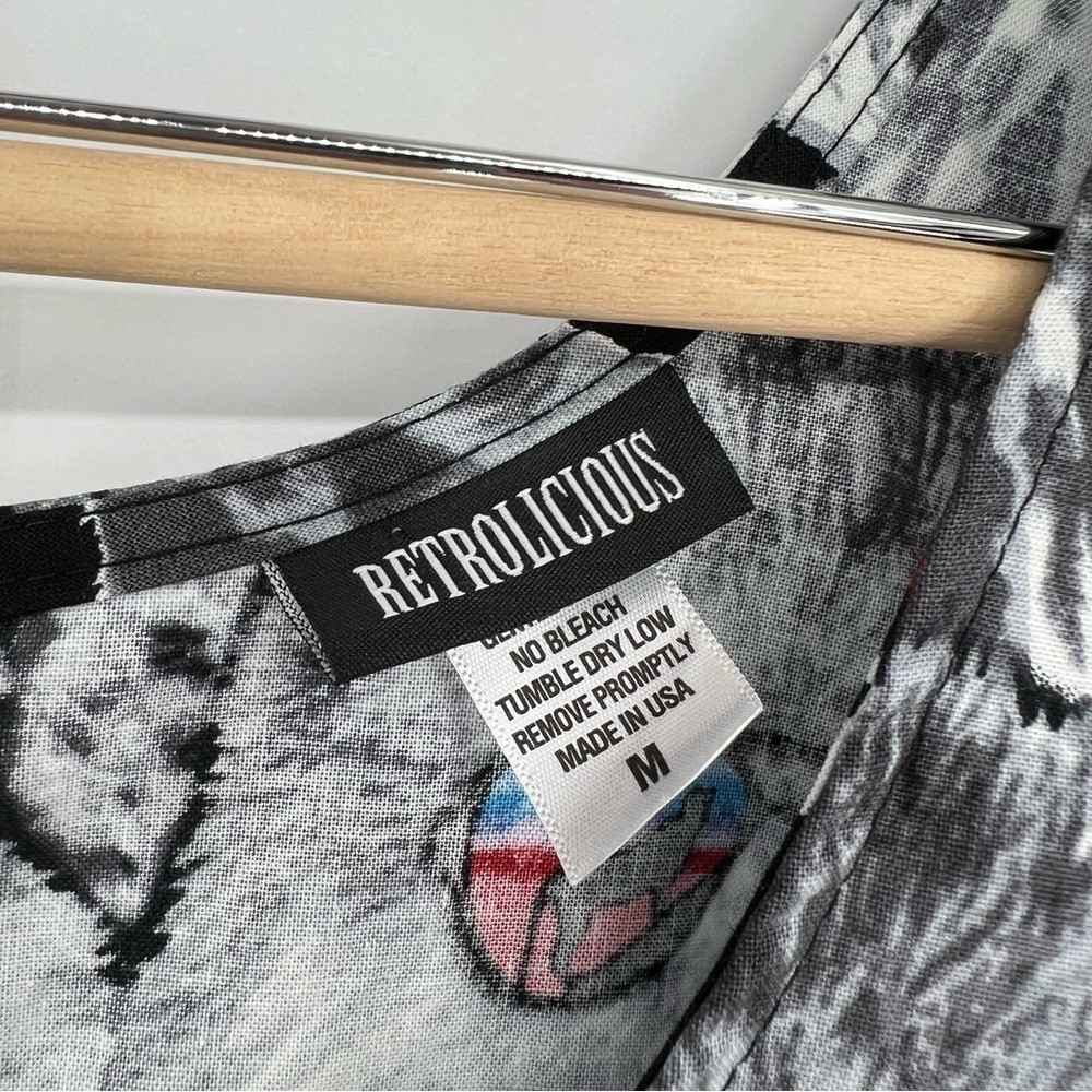 Retrolicious Sleeveless Black & White Graphic Wild Animals Sunglasses Dress Med