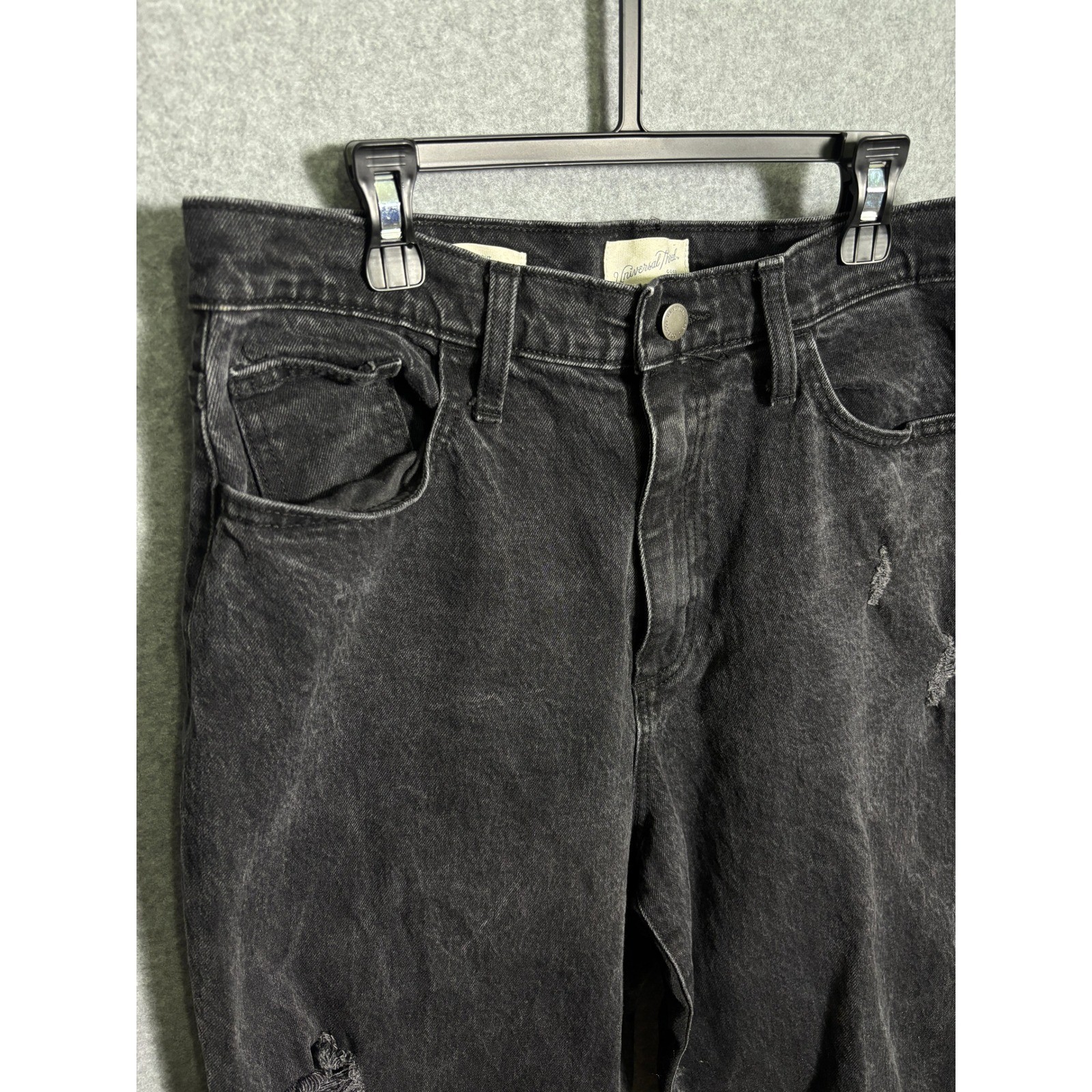 Universal Thread Vintage Straight Distressed Black Jeans Women’s Size 12/31S