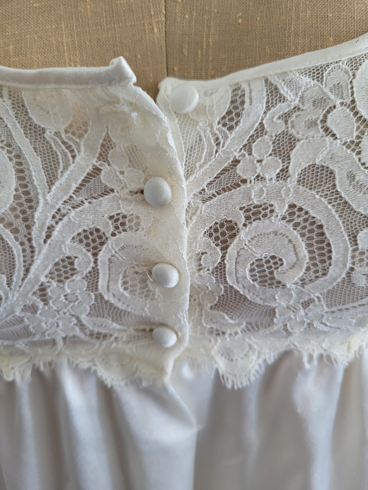 Vintage Juli of Slumbertogs Ivory Nightgown w Lace L Large Made In USA