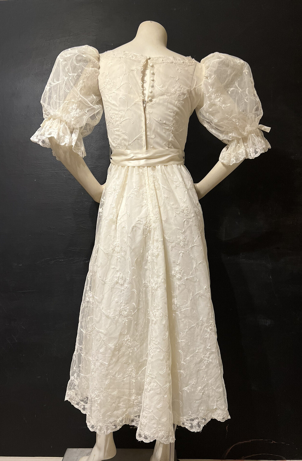 VTG 1980s ILGWU Lace Dress Square Neck Puff Sleeves Full Skirt Princess Style M