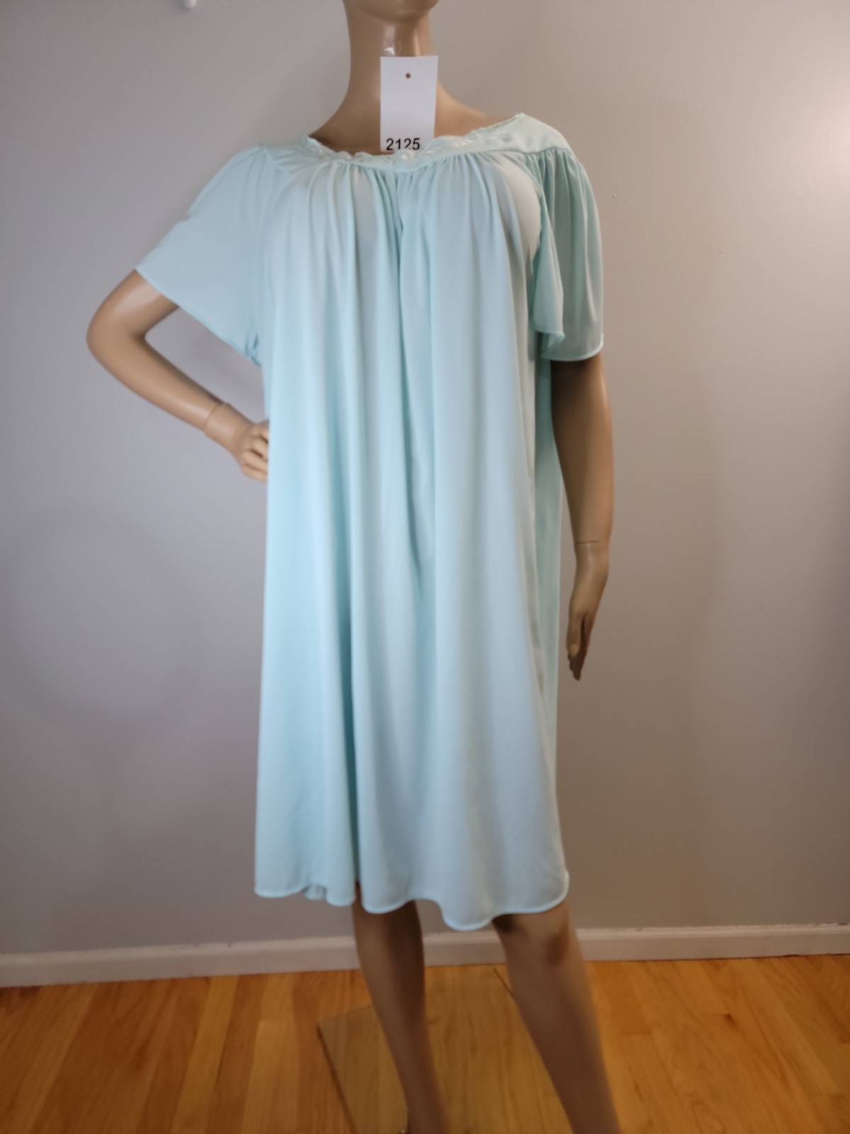 Vintage Miss Elaine 100% Nylon Lt Blue Nightgown Floral Embroidered Size 1X