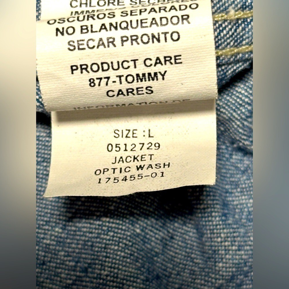 Vintage Tommy Jeans Women’s Blue Optic Wash Denim Trucker Jacket