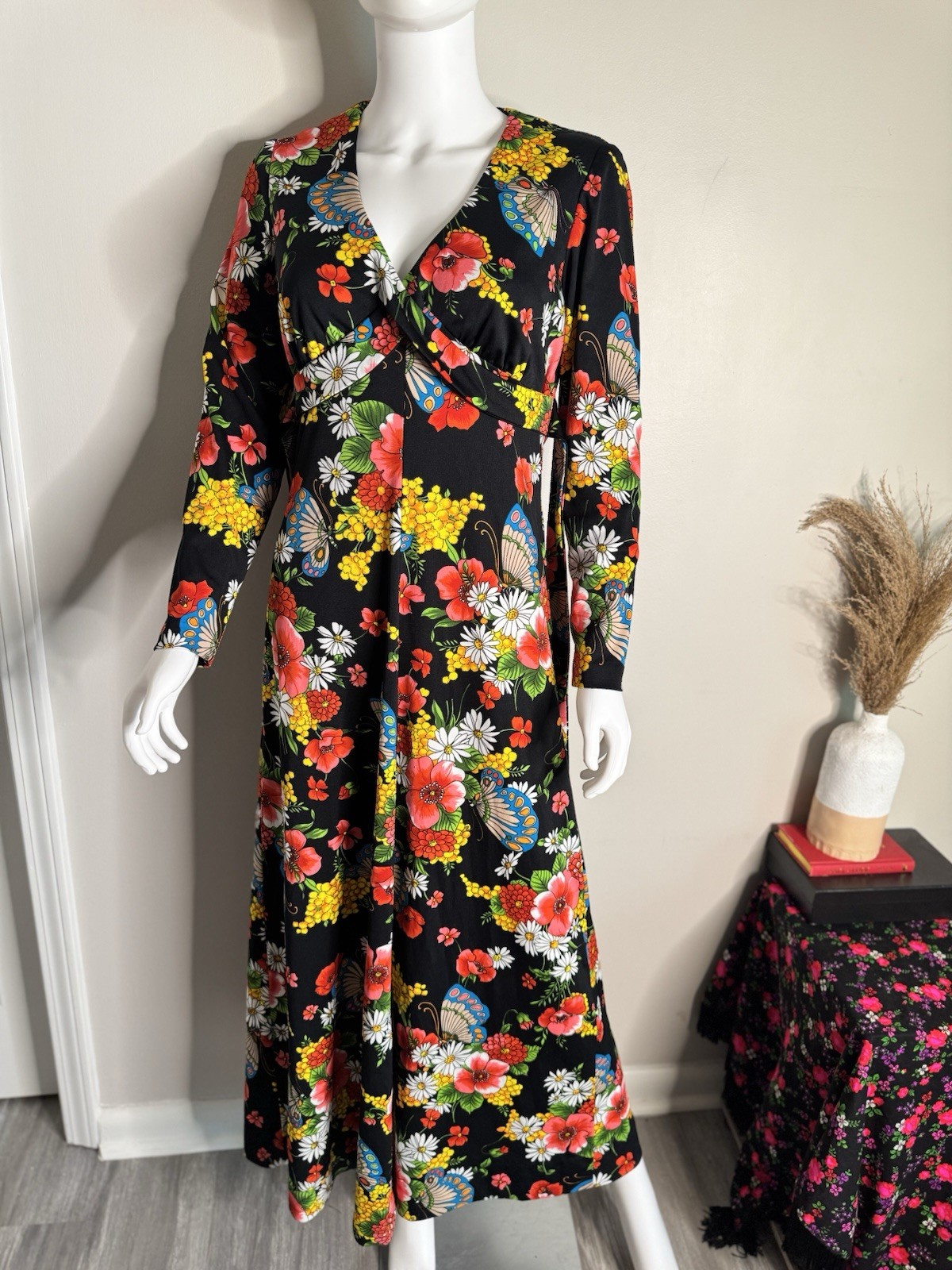 Vintage 1970S Eve Le Coq Dress With Vibrant, Print Floral Print, Medium
