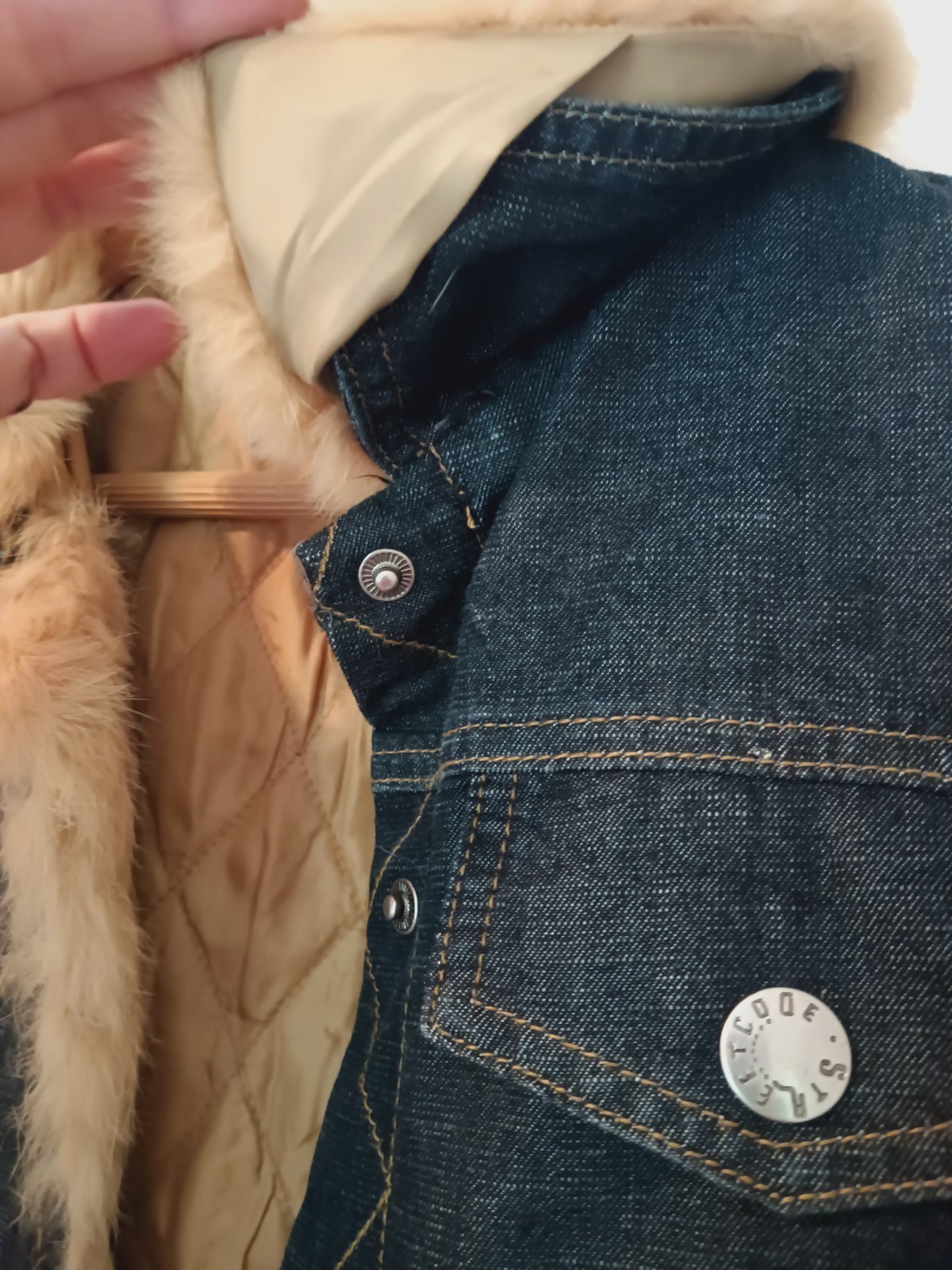 VTG Y2K StreetCode denim jean jacket short detach rabbit fur trim quilt lining S