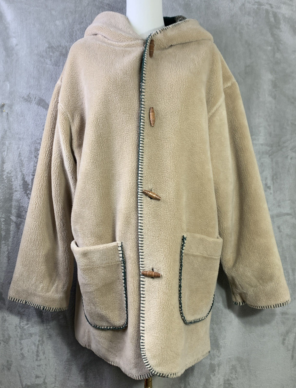 VTG Denali Reversible Fleece Coat Dark Grn Maple Leaves Tan Wood Toggle Buttons