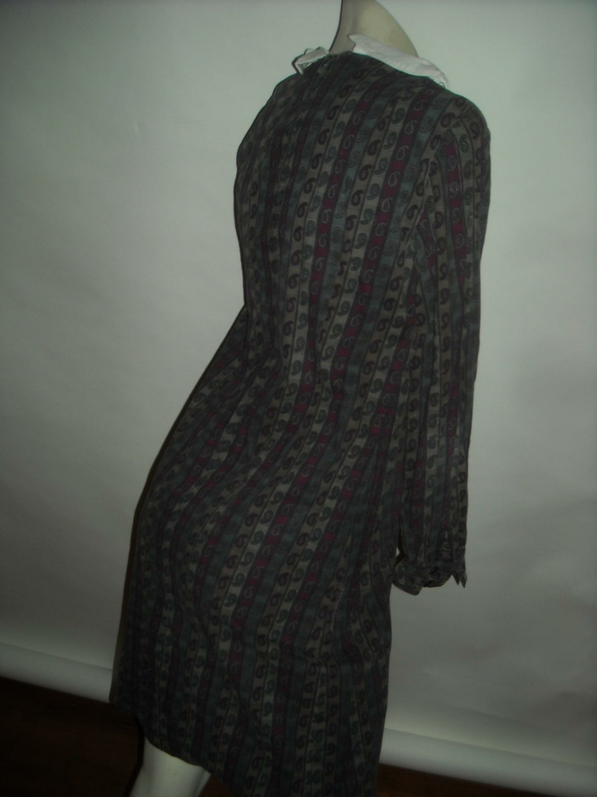 VTG 60 70S WOMENS S QP DOLL CUTE PAISLEY PRINT DISCO HIPPY GO GO DRESS