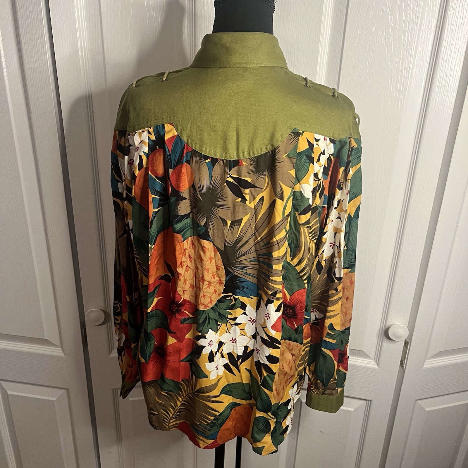 Vintage Marc D’alcy Tropical Embroidered Shirt Sz M Beaded Lace Up Sleeves Art