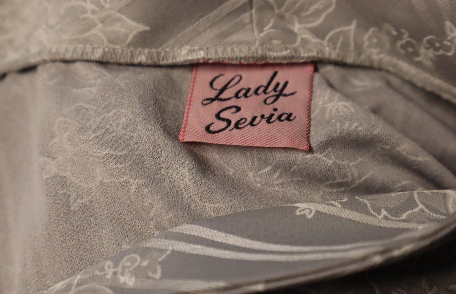 Vintage 1960s LADY SEVIA 1/2 sleeve white floral striped gray blouse (check meas