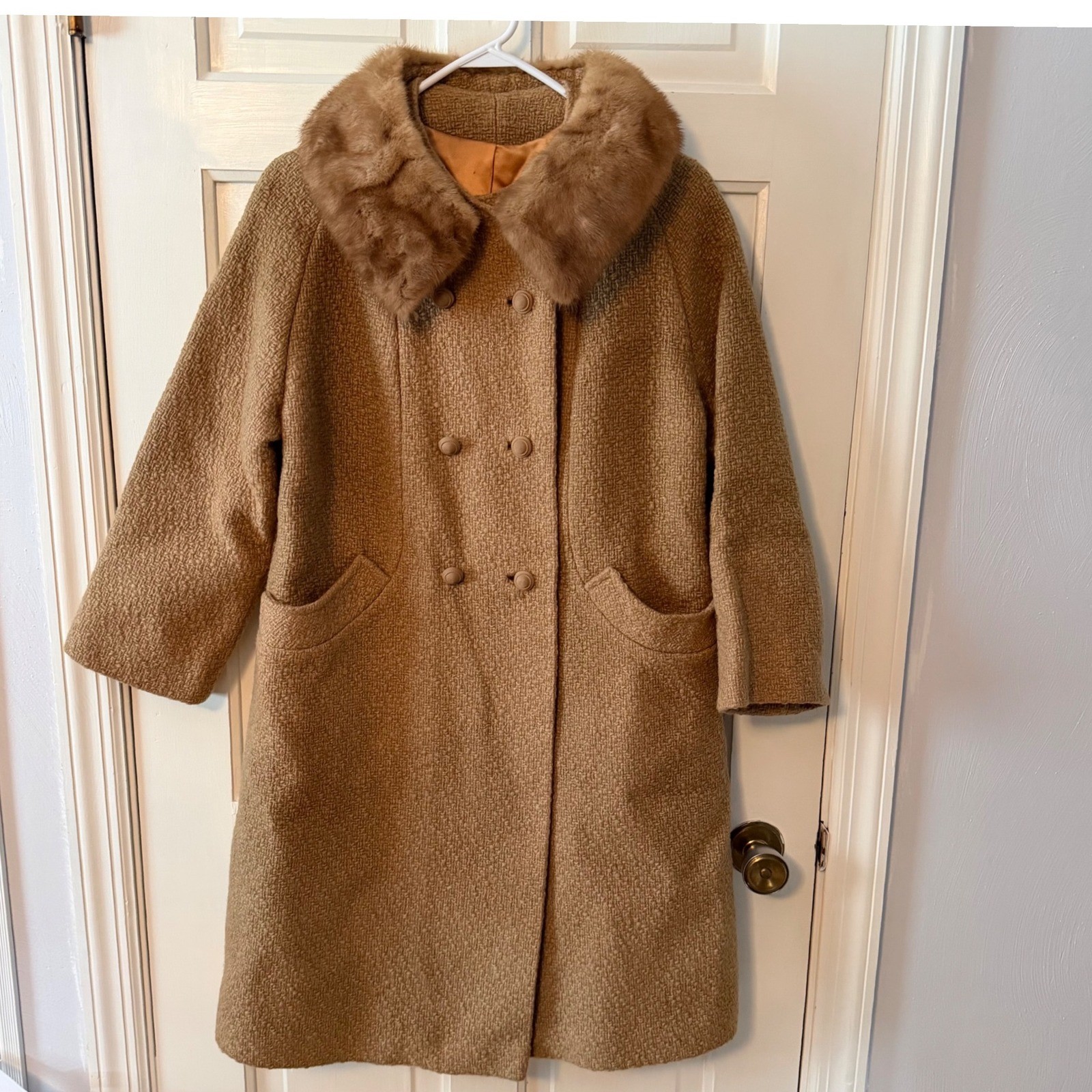Circa 50s VTG Mid-Century Wool Bouclé Silk Lined Honey Mink Collar Winter Coat