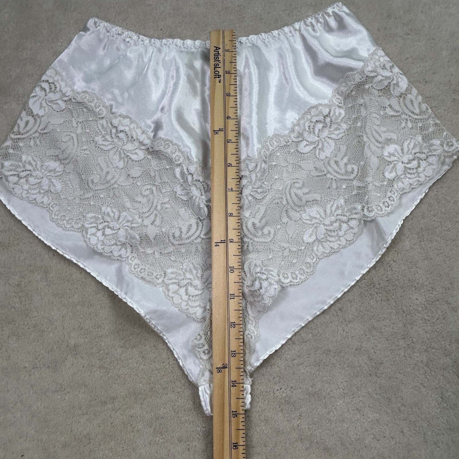 Farr West Vintage Women’s Medium Shiny High Rise Lace Under Garment Lingerie