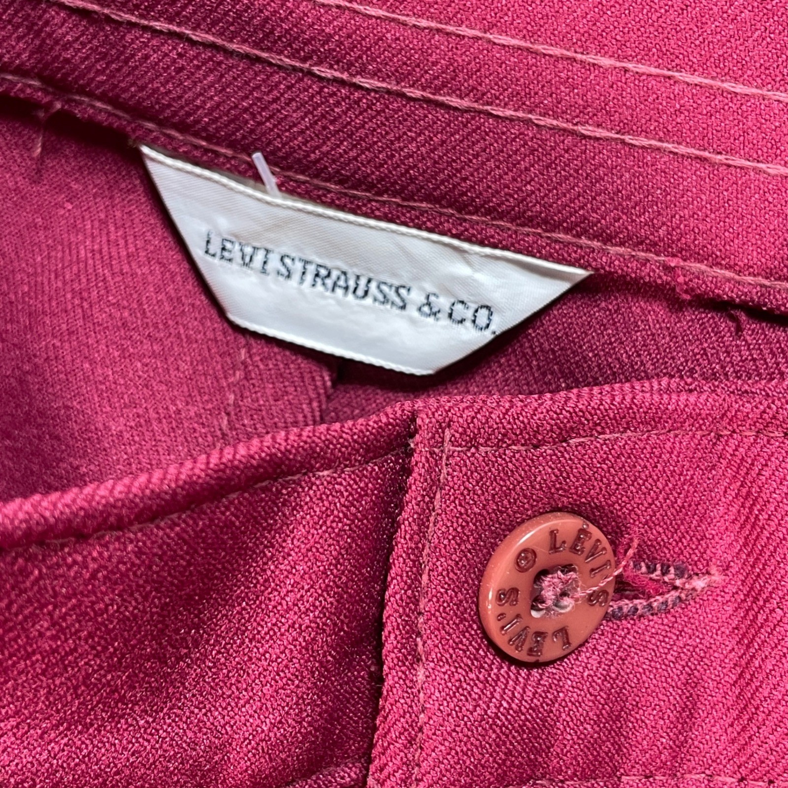 Vintage Levi’s Women’s 24×32 Magenta Pink High Waisted Wide Leg Trousers