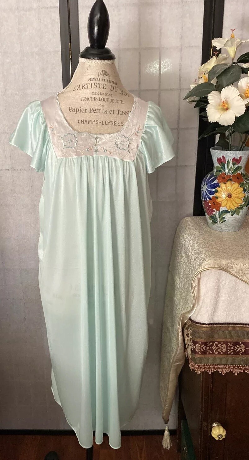 VTG 60/70s Wom Estim L/XL 46” Bust Embroider Satin Bodice Nylon Pastel Gown