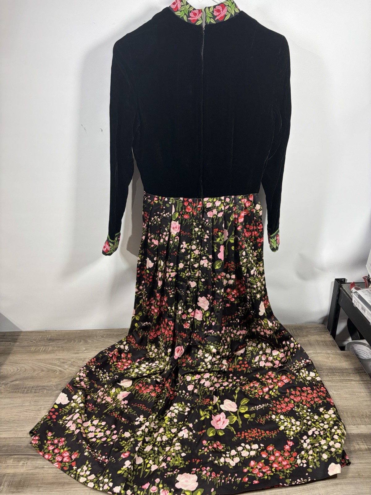 Vintage R&K Velvet & Floral maxi dress 1970s SIZE 12 See Measurements In Photos