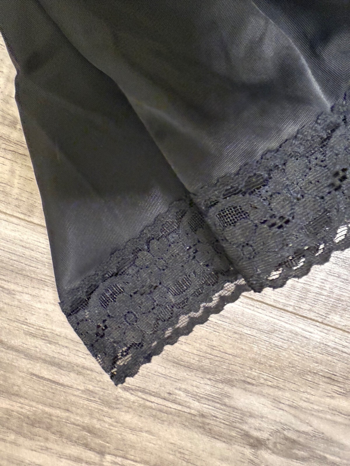 Vtg Vanity Fair Black Nylon Lace Slip Dress 38/28 Antron III Adjustable Straps