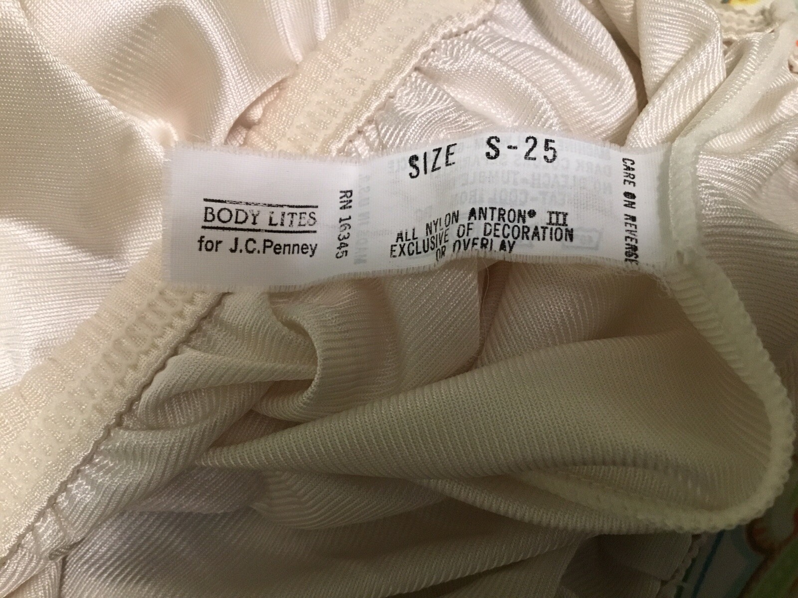 VINTAGE HALF SLIP – BODY LITES FOR JC PENNEY – SIZE Small – Scalloped LACE HEM