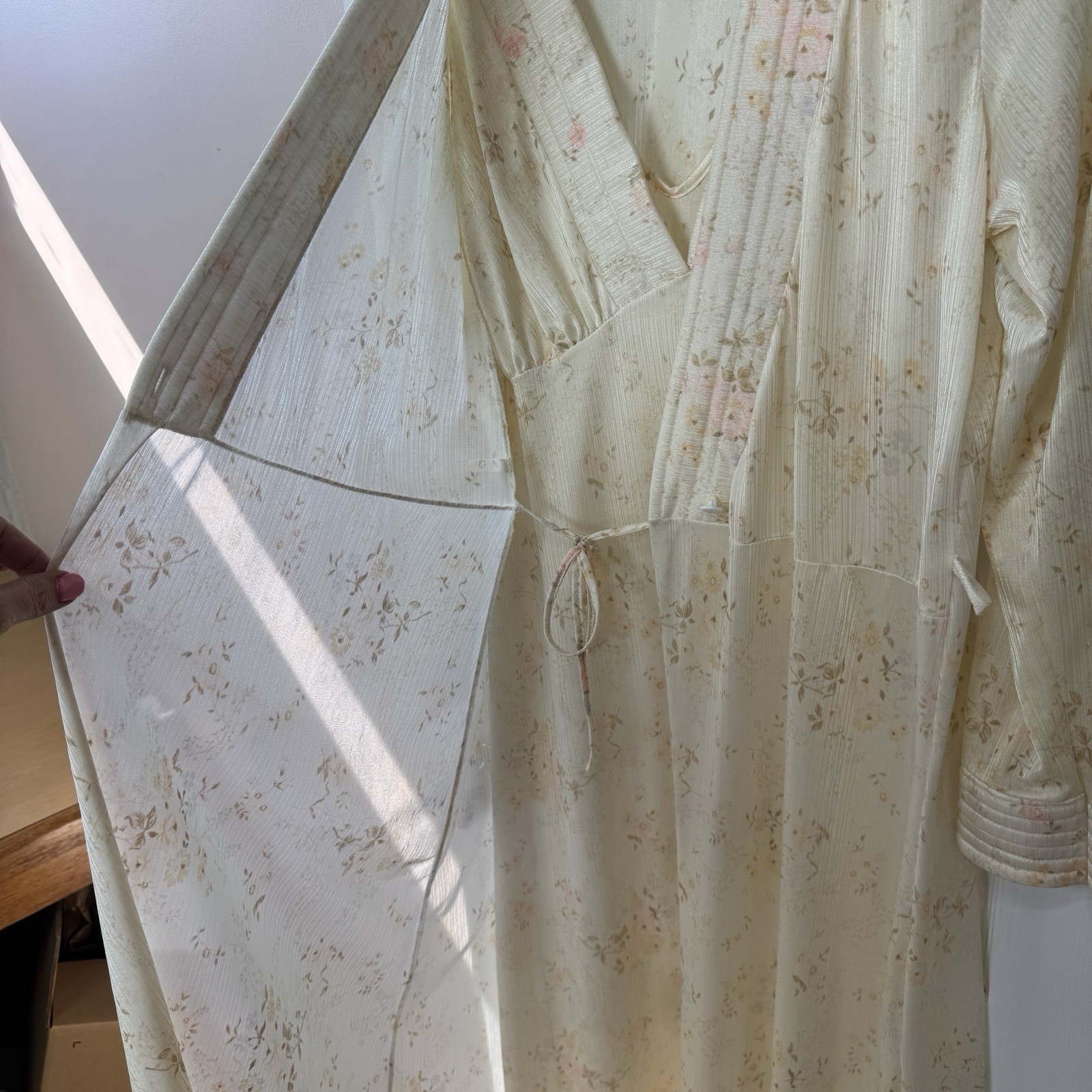 VTG 70s Floral Peignoir Set Gown Quilted Robe Medium IGLWU USA Granny Chic Read