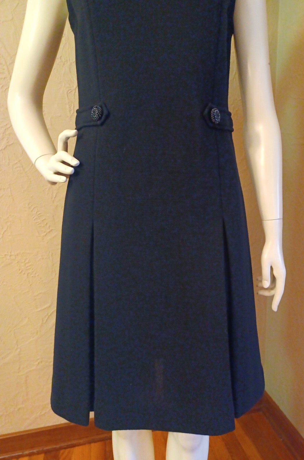 VTG 1960’s „Imperial” made in Hong Kong Black Wool with Beaded Neckline Dress 12