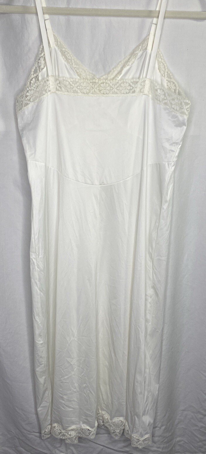 Kayser Vintage Ivory Full Slip 36 Long Lace Edge Nylon Adjustable Straps USA