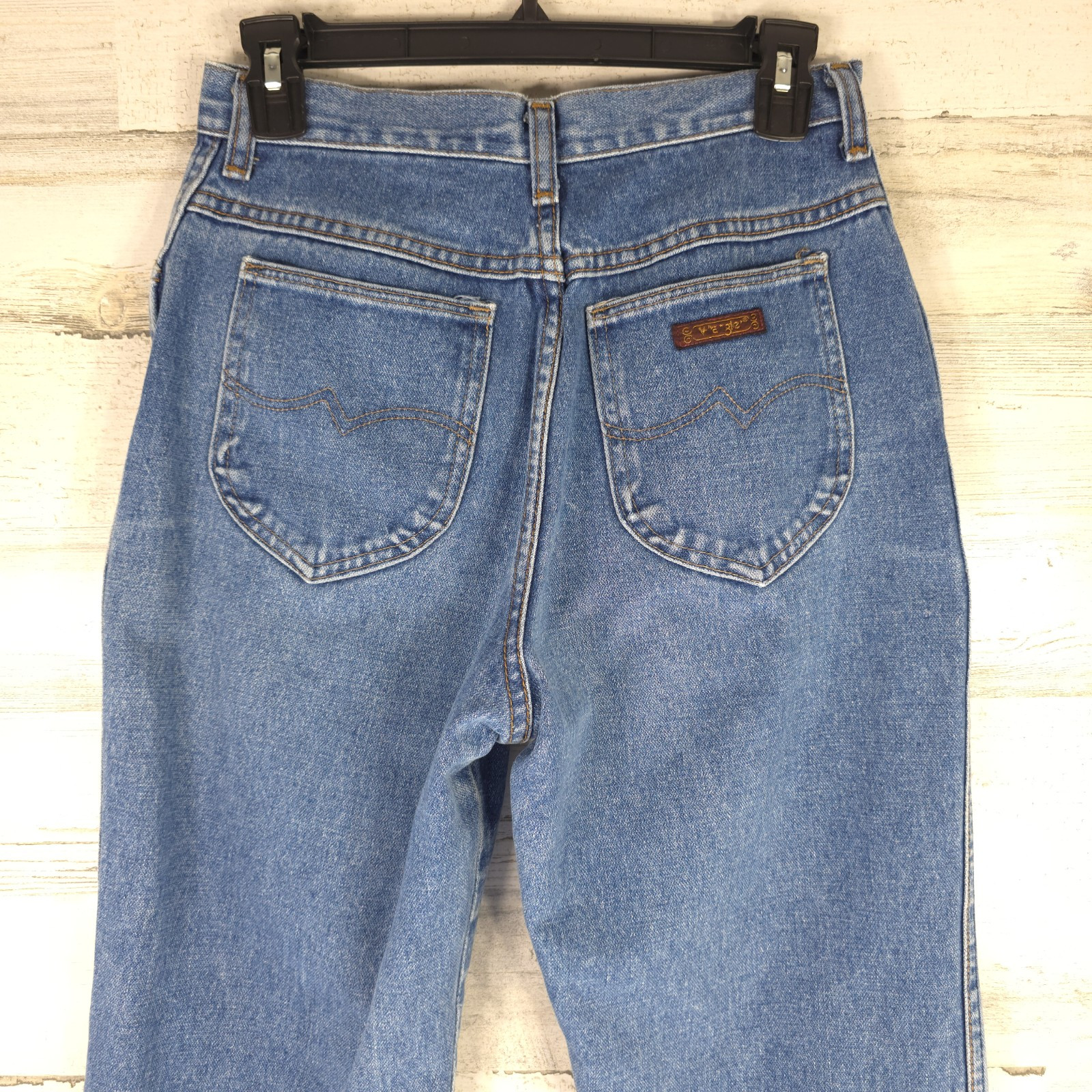 VINTAGE WRANGLER WOMEN’S JEANS SIZE 10 AVERAGE MEASUREMENTS 27×32 *100% COTTON*