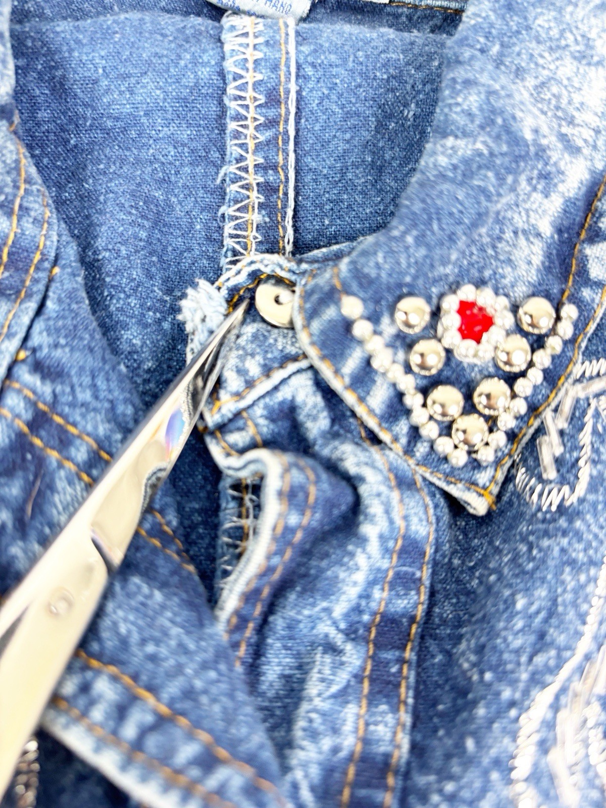 VTG Pretty Bleu Large Beaded Denim Button Shirt & Mom Jeans (26×26) Set GUC