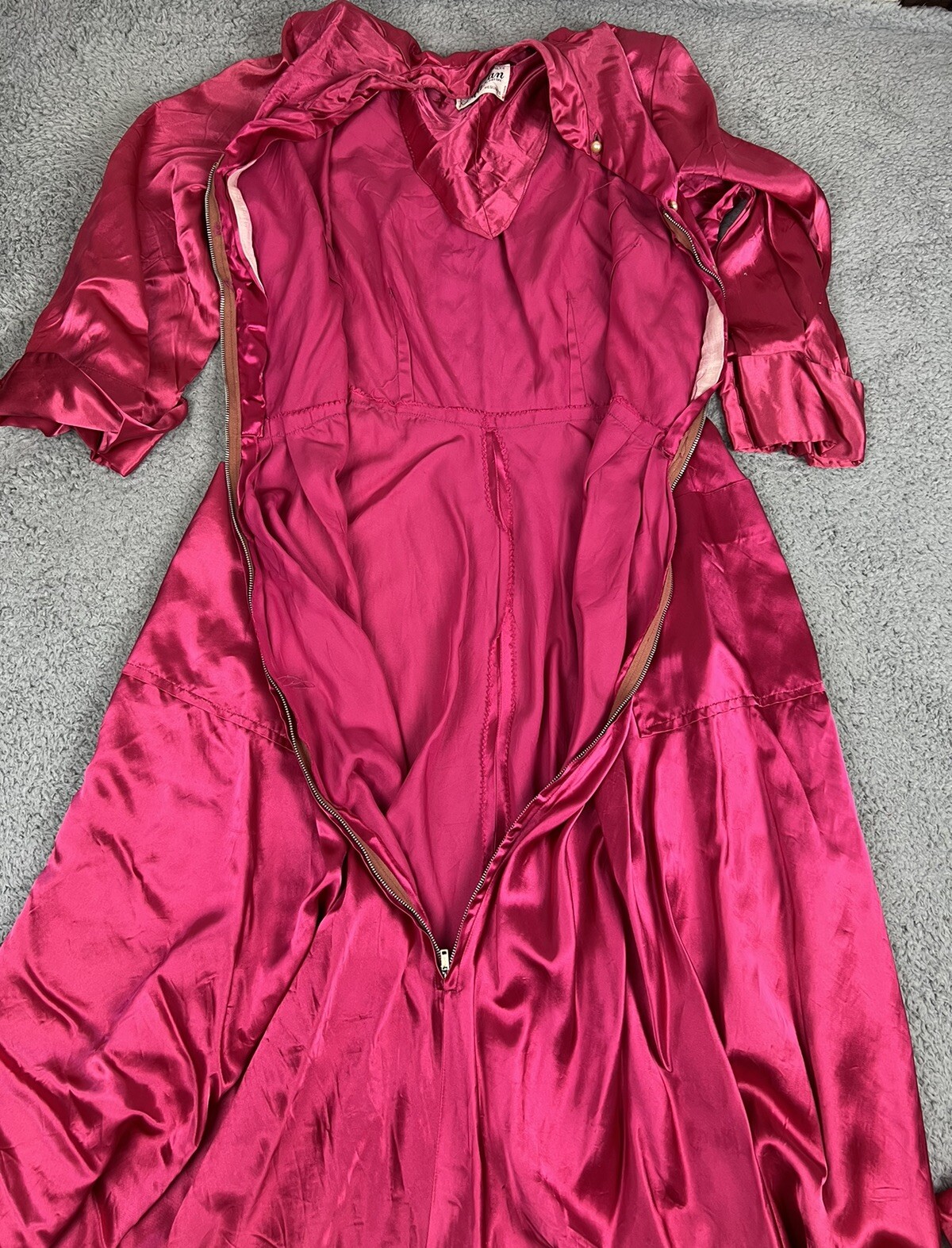 Vintage 1940s Maxan Bridal Negligee Housecoat Robe Barbiecore Hot Pink Regal