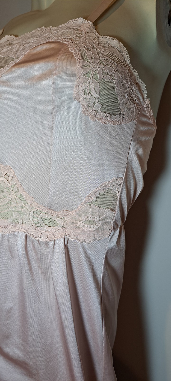 Shiny Nylon Rose Mauve Pink Full Slip Sml Xs Vtg Slippery Pretty Lace Sz 30