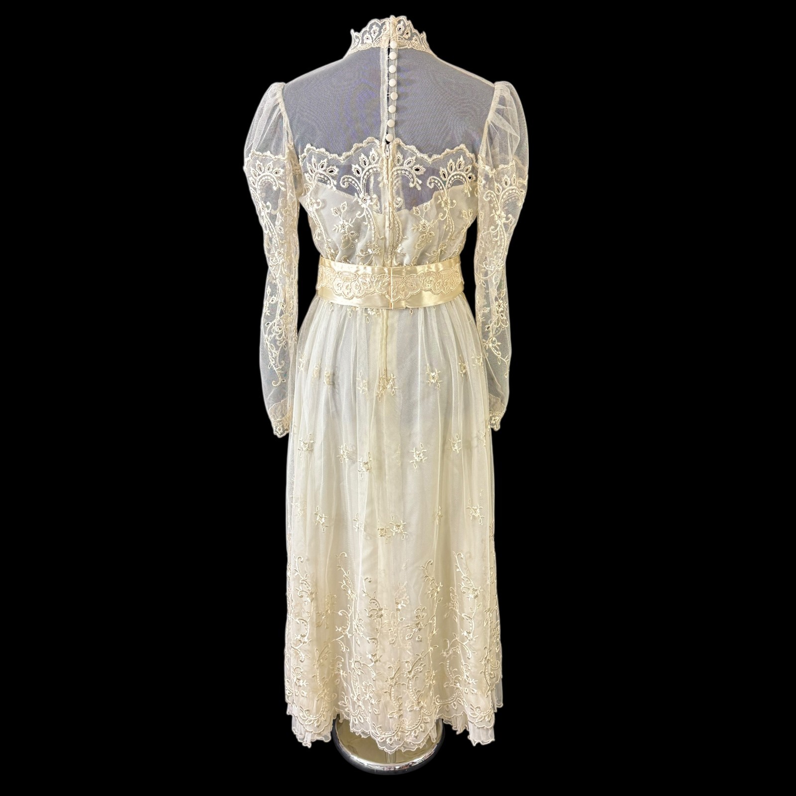 Country Elegance Wedding Dress Bridal Ivory Tulle Lace Size 12 Vintage 1980s USA