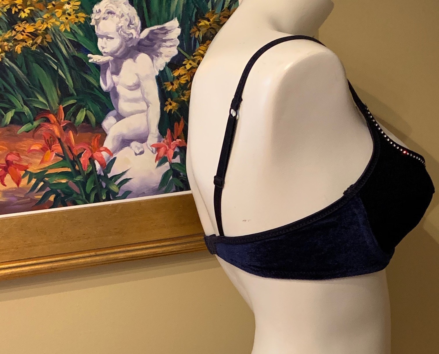 VINTAGE VICTORIA’S SECRET DARK NAVY BLUE VELVET/RHINESTONE UNDERWIRE BRA 34B