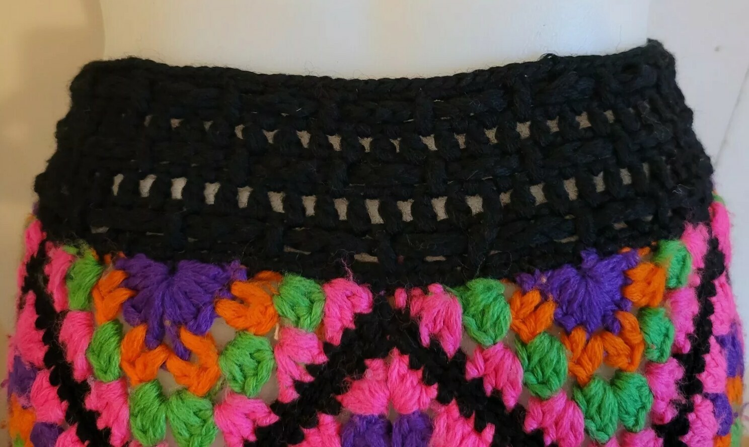 STUNNING Vintage 70s Empress 100%Wool Crochet Skirt Medium Psychedelic RARE