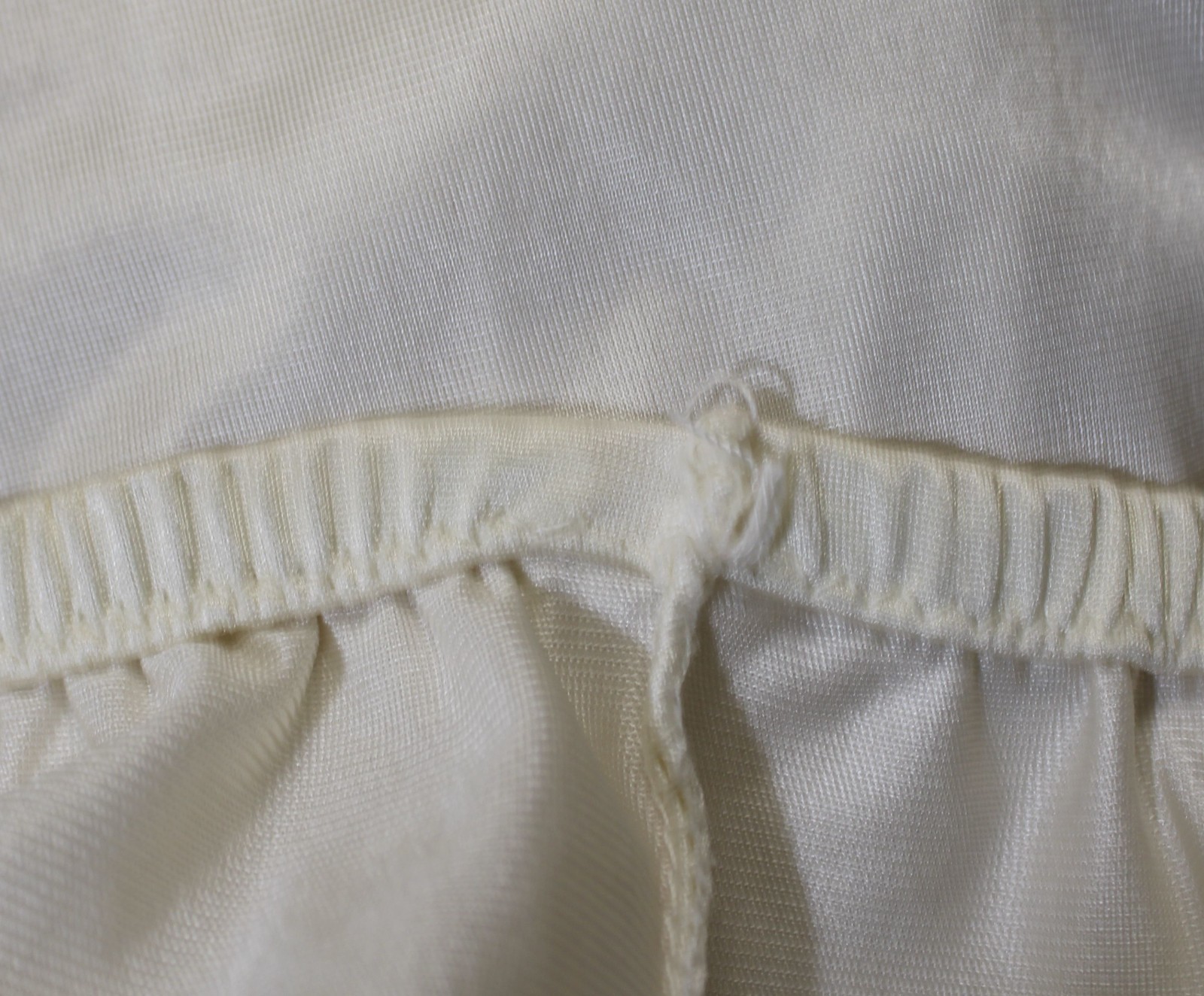 VTG Lot Of 5 Size Large Lingerie 2 Camisoles 3 Half Slips Asstd Lengths & Brands