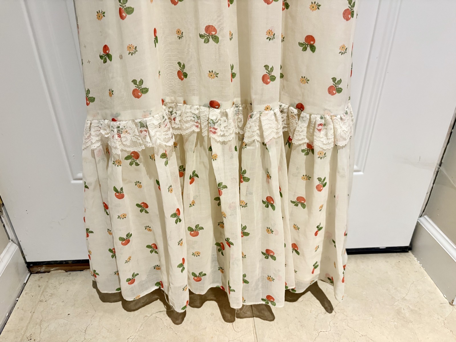 Vintage 1970s Union‑Made Peasant Maxi Dress Apple Print Lace Trim Size 7 USA