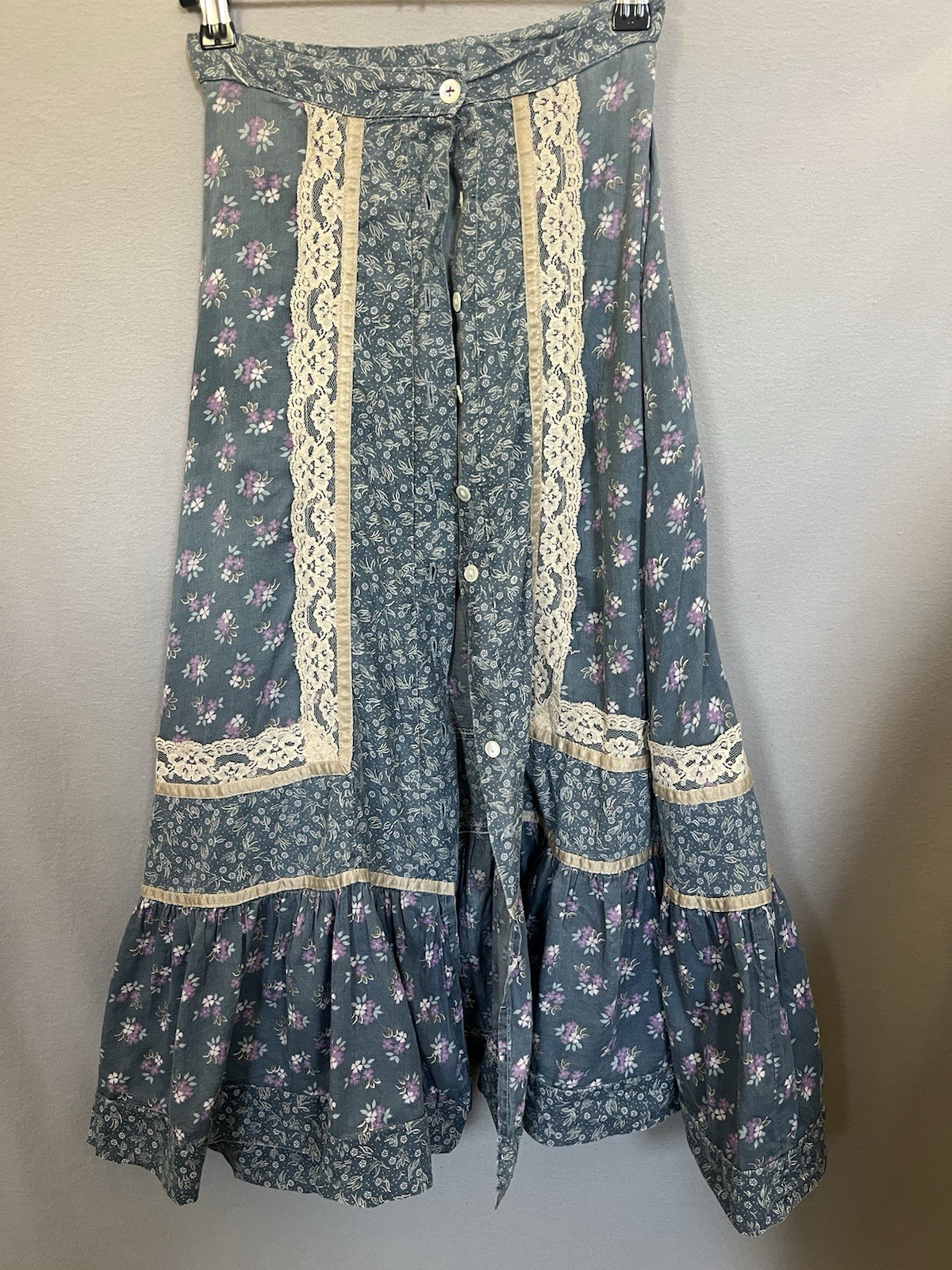 Jessica’s Gunnies VTG prairie skirt floral lace button Hippie boho Coachella XS