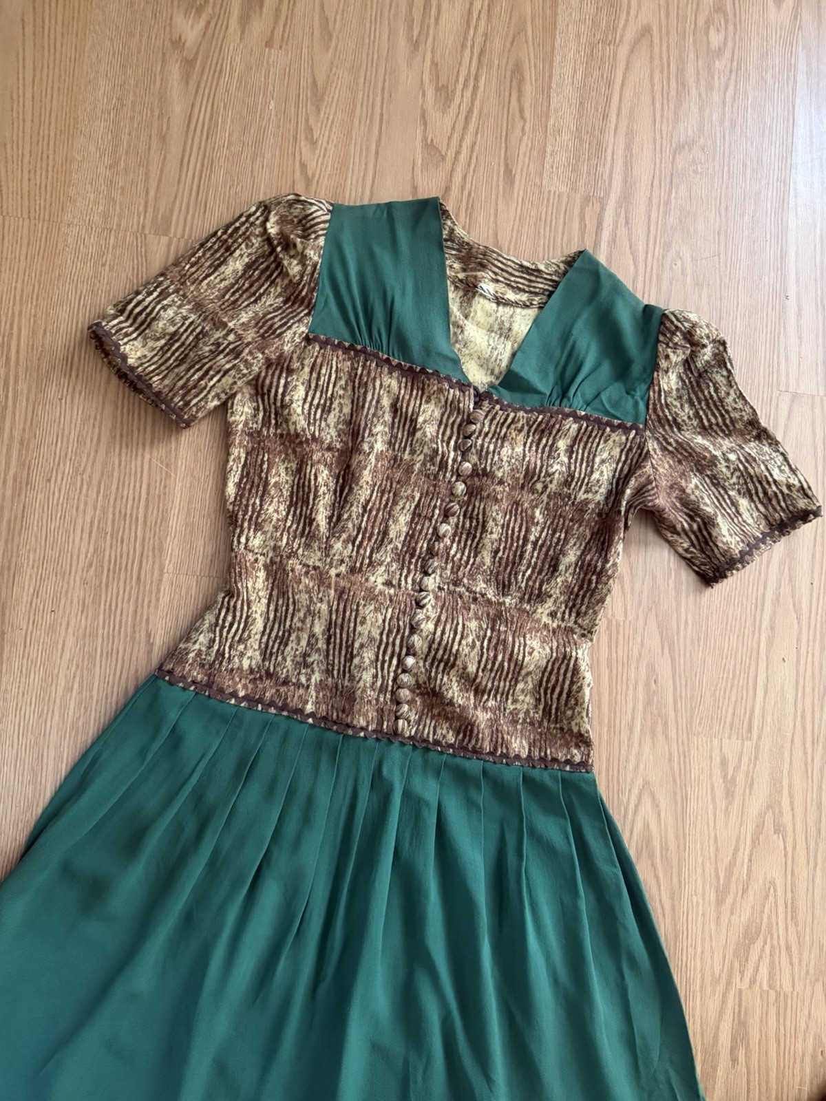 Vintage 1940s Leopard Animal Print Rayon Two Tone Dress