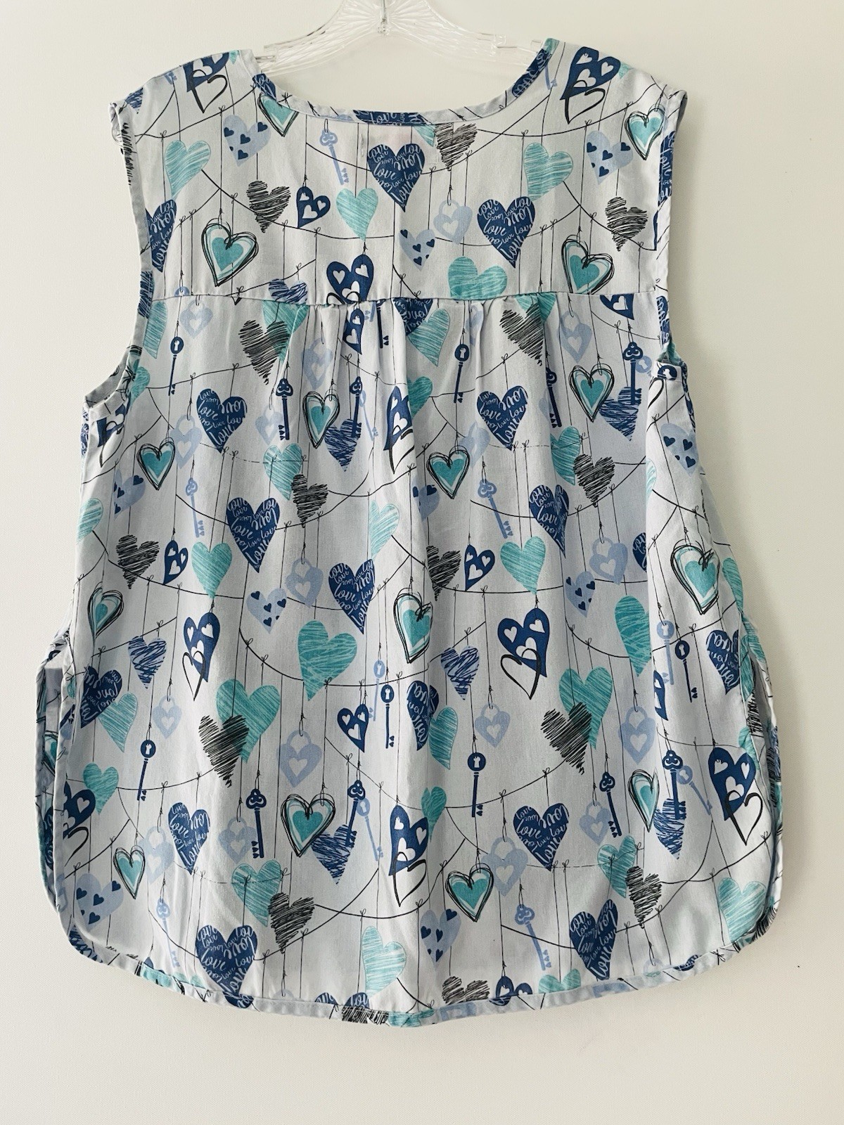 Moon Dance Smock Apron Size 1X Pearl Snap Pockets Hearts Crafts Cottage Granny
