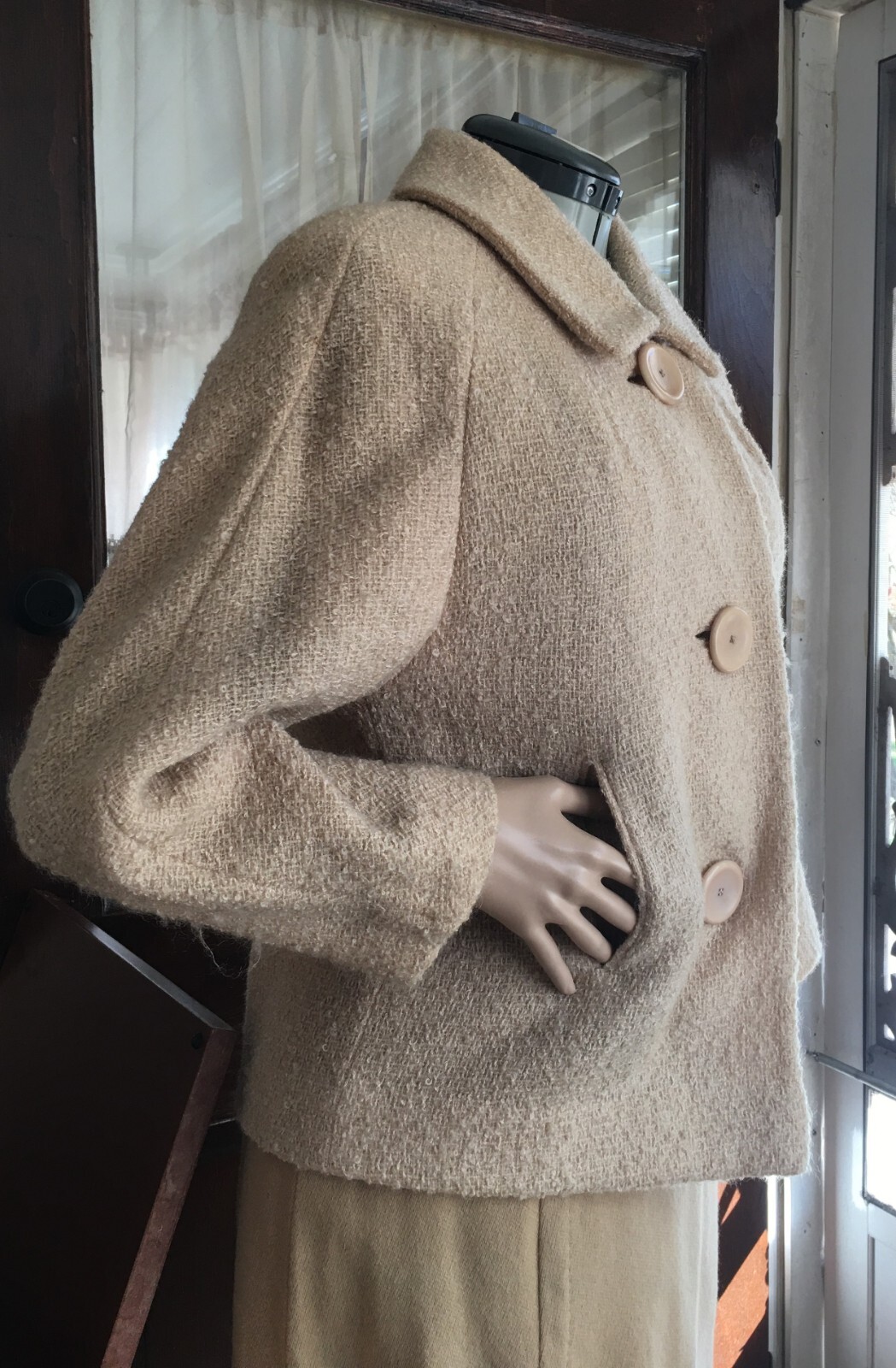 1940s Malwin Ivey’s L Textured Wool Oatmeal Swing Box Suit Jacket Fully Lined
