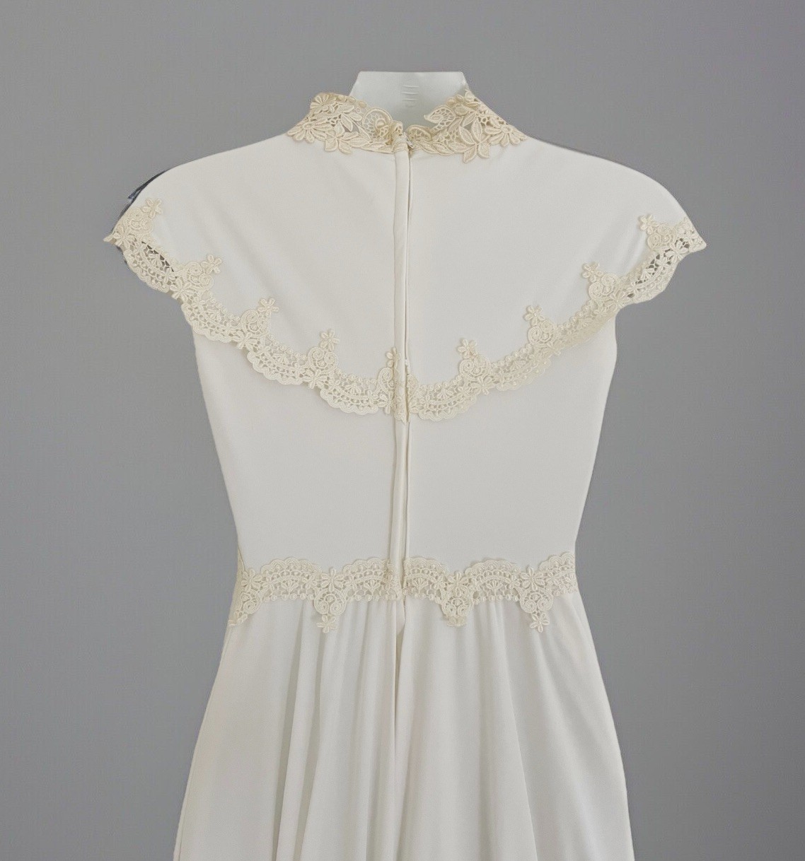 Vintage Bridal Dress Wedding Women’s Size XS Ivory Scallop Lace Cap Sleeve