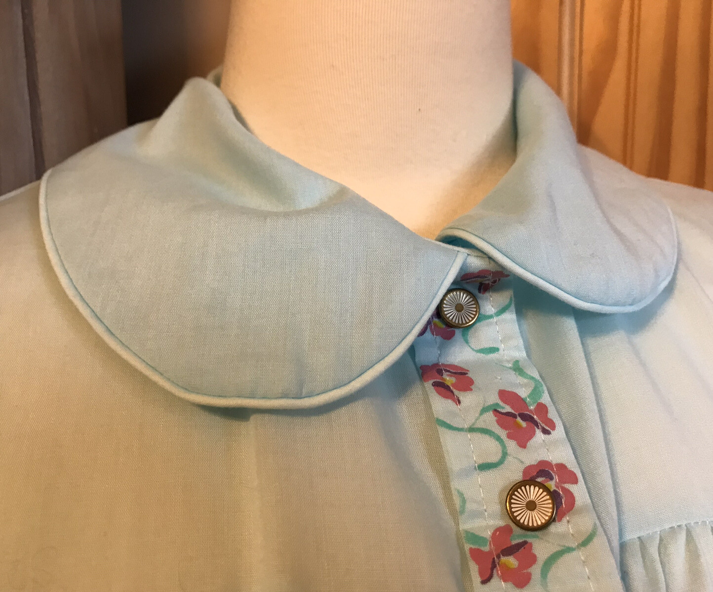 60s 70s Vintage House Dress With Pockets Nightgown Snap Front Cottagecore EUC
