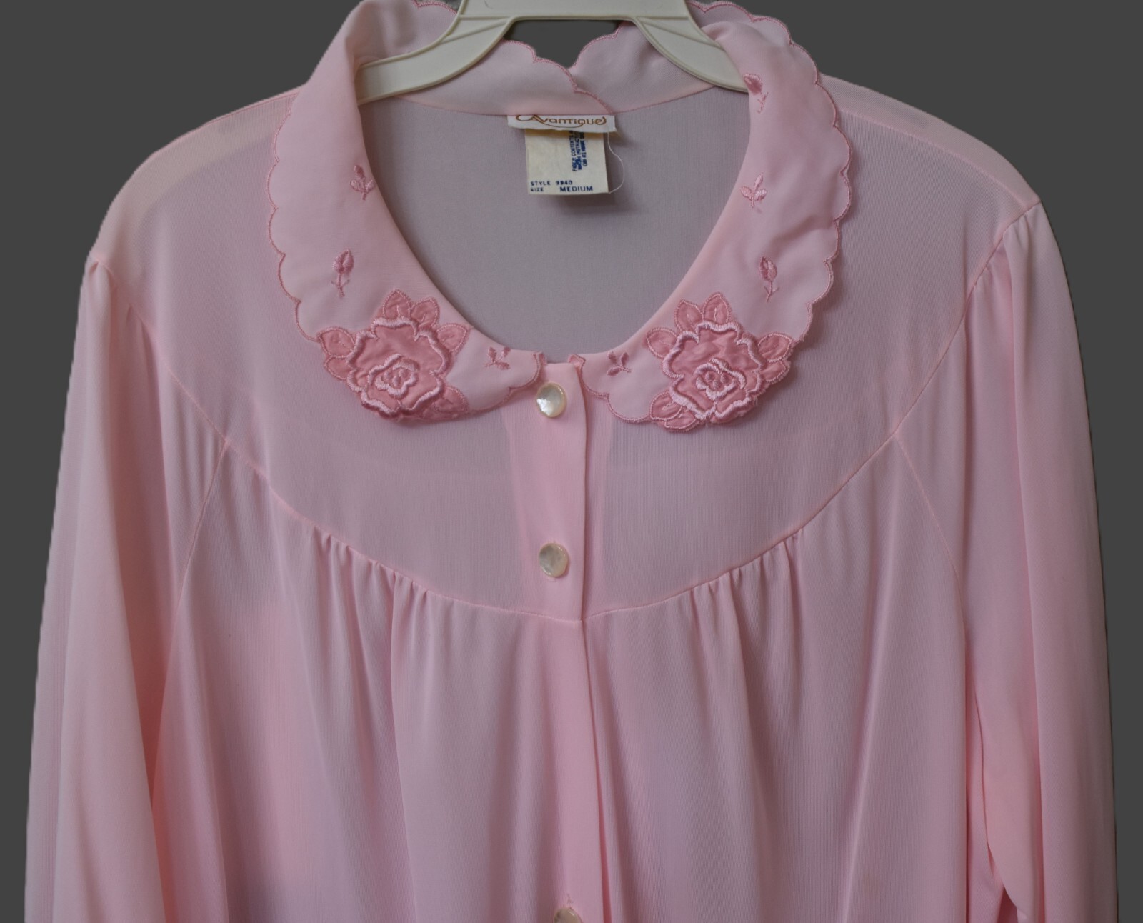 VTG Lightweight Semi-Sheer Nightgown Embroidered Size Medium Knee Length