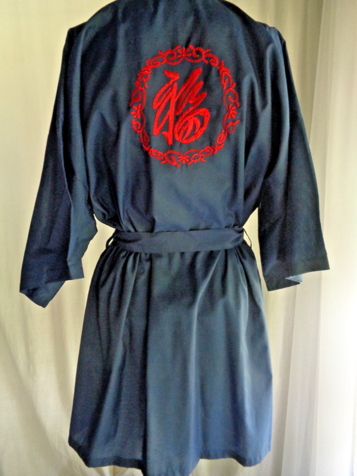 Vintage kimono embroidered navy blue red short