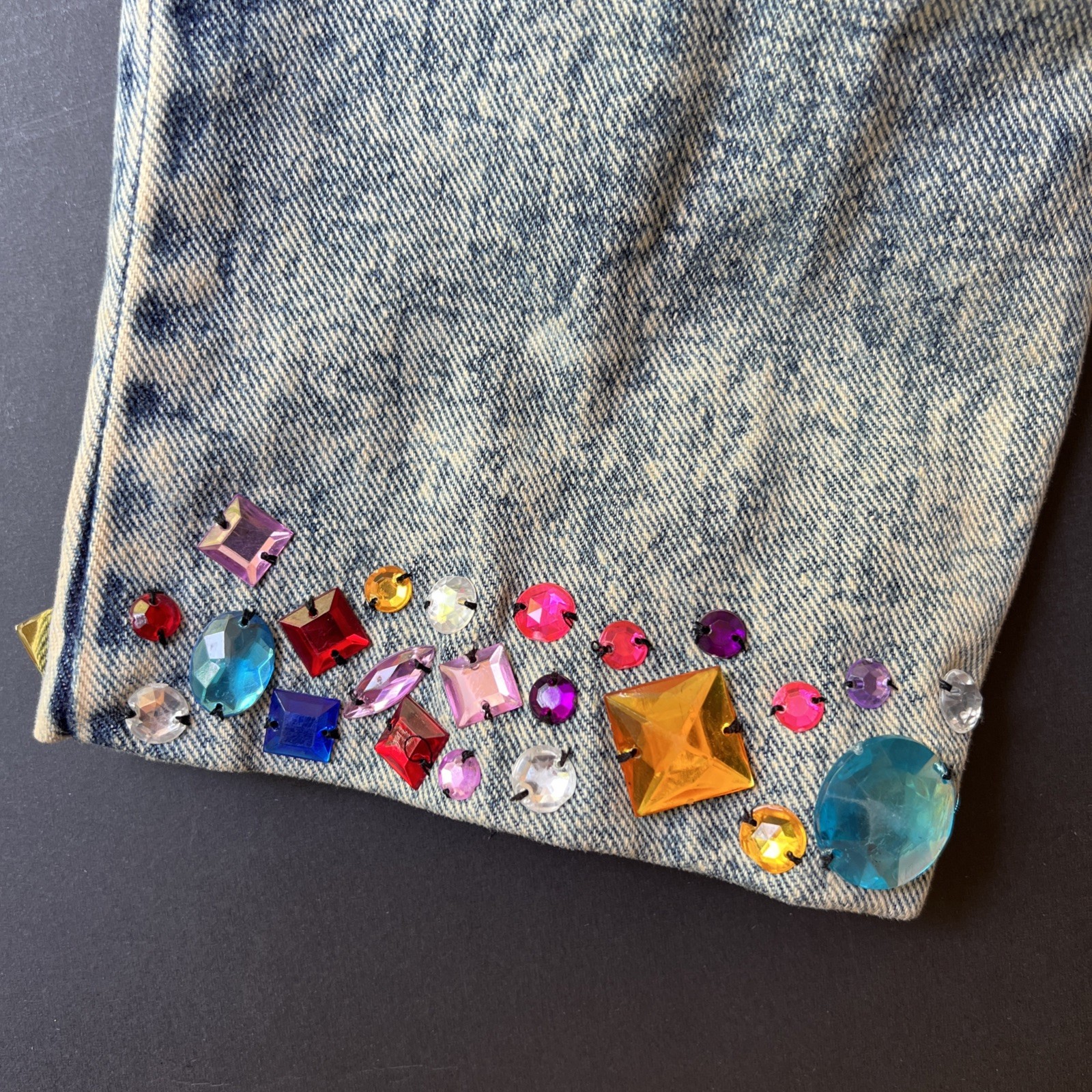 Vtg 80’s Acid Wash Denim Jacket Embellished Colorful Stones Women’s Sz M or L?