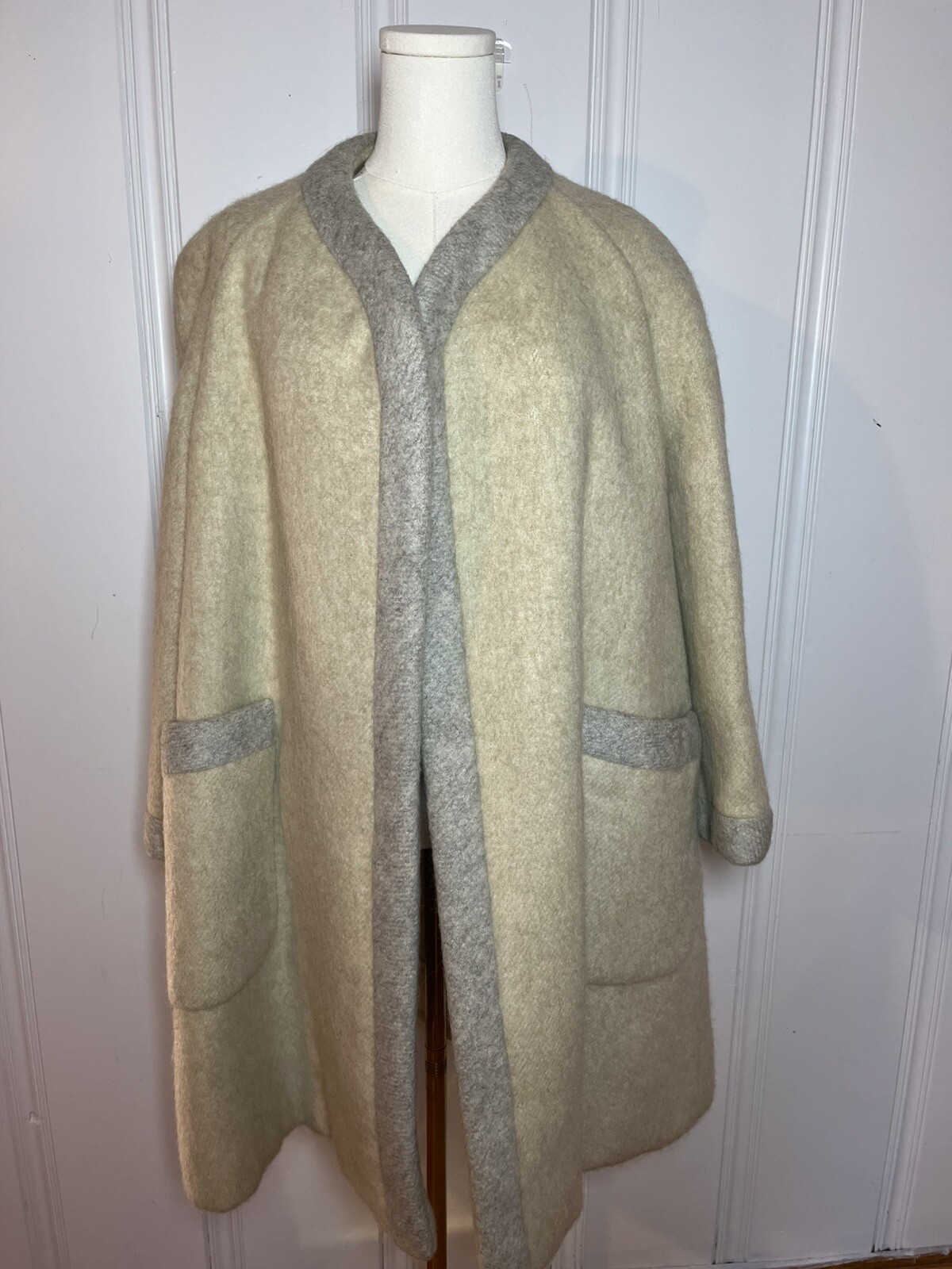 Vintage Geoffrey Beene Coat Robinson’s 50s 60s Cream Grey Lined *FAST SHIP*
