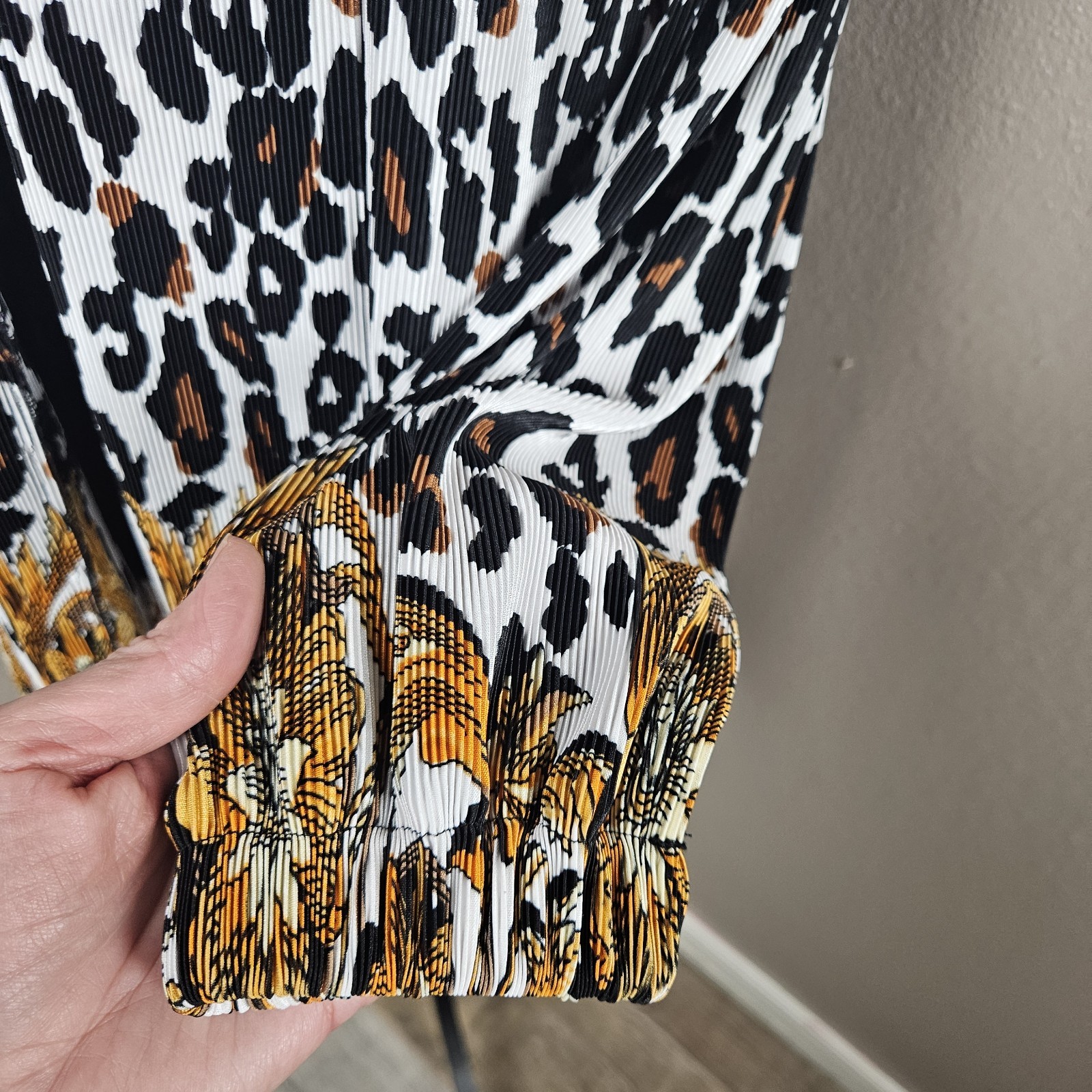 Whimsigoth 80s GDT Too Micro-pleated Open Front Blazer M Abstract Animal Print