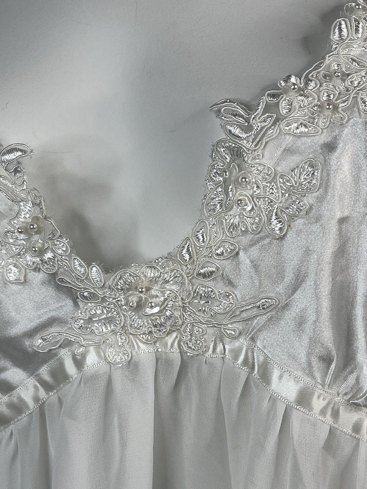 Vintage Women’s L Linea Donatella White bridal beaded chemise nightgown