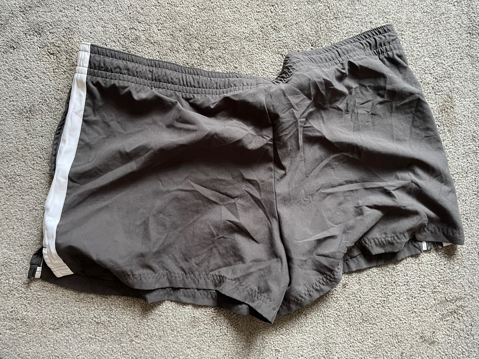 VINTAGE Nike Running Shorts Womens XL 16-18 Gray Short Swoosh Y2K 2000s Athletic