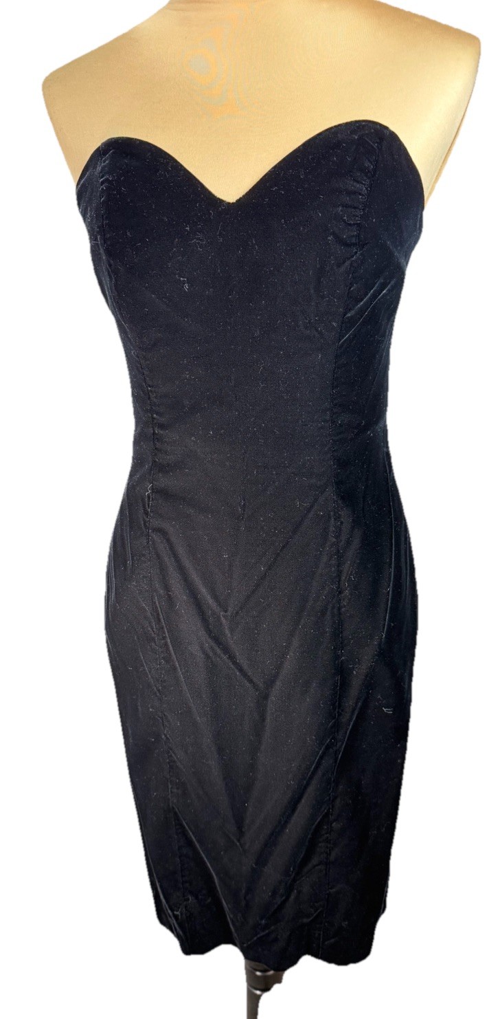 Niki Black Velvet Sweetheart Strapless Dress Size 8 Petite