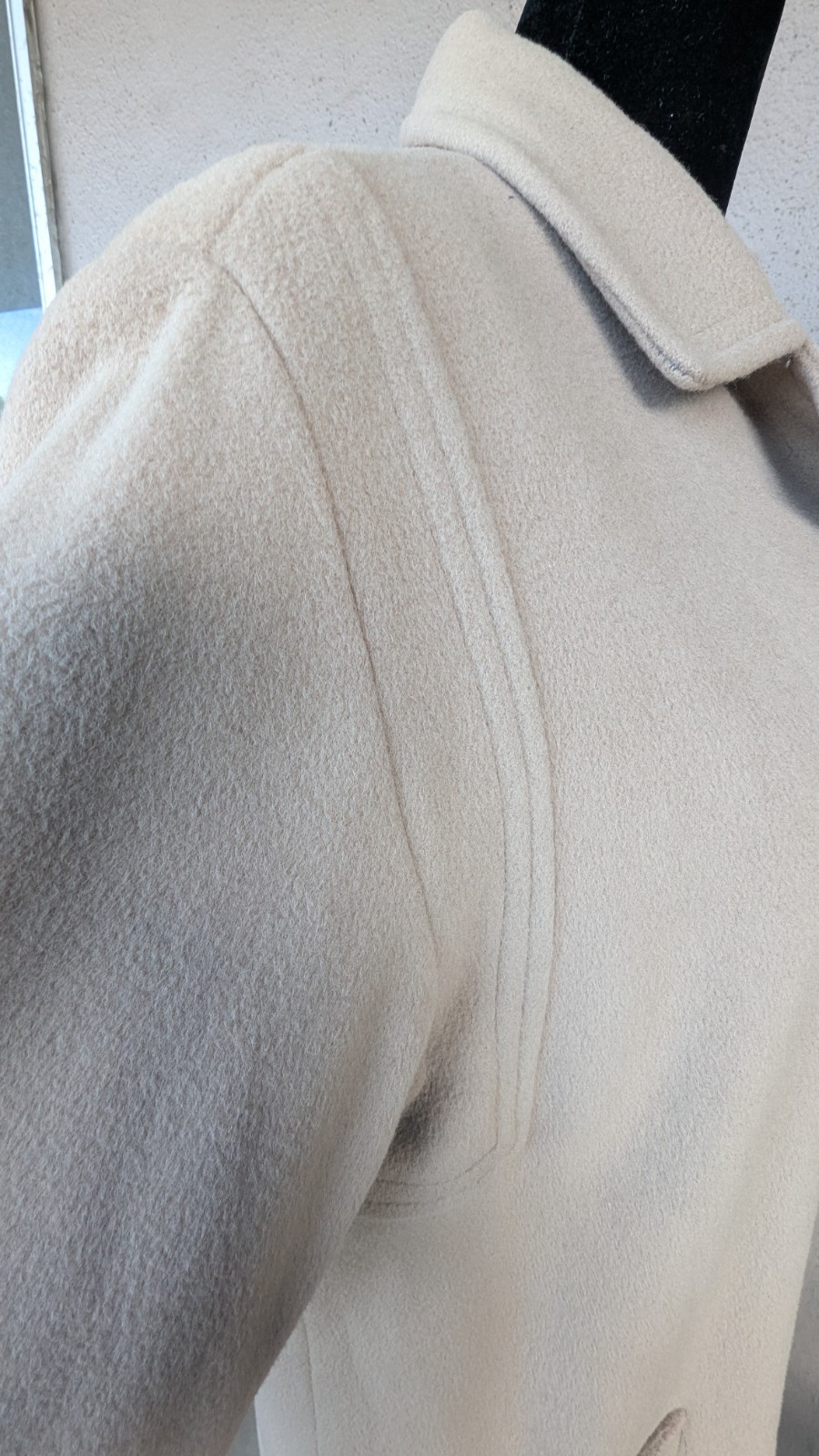 Vintage | Beige Belted Wool Overcoat | Fits Medium to Large