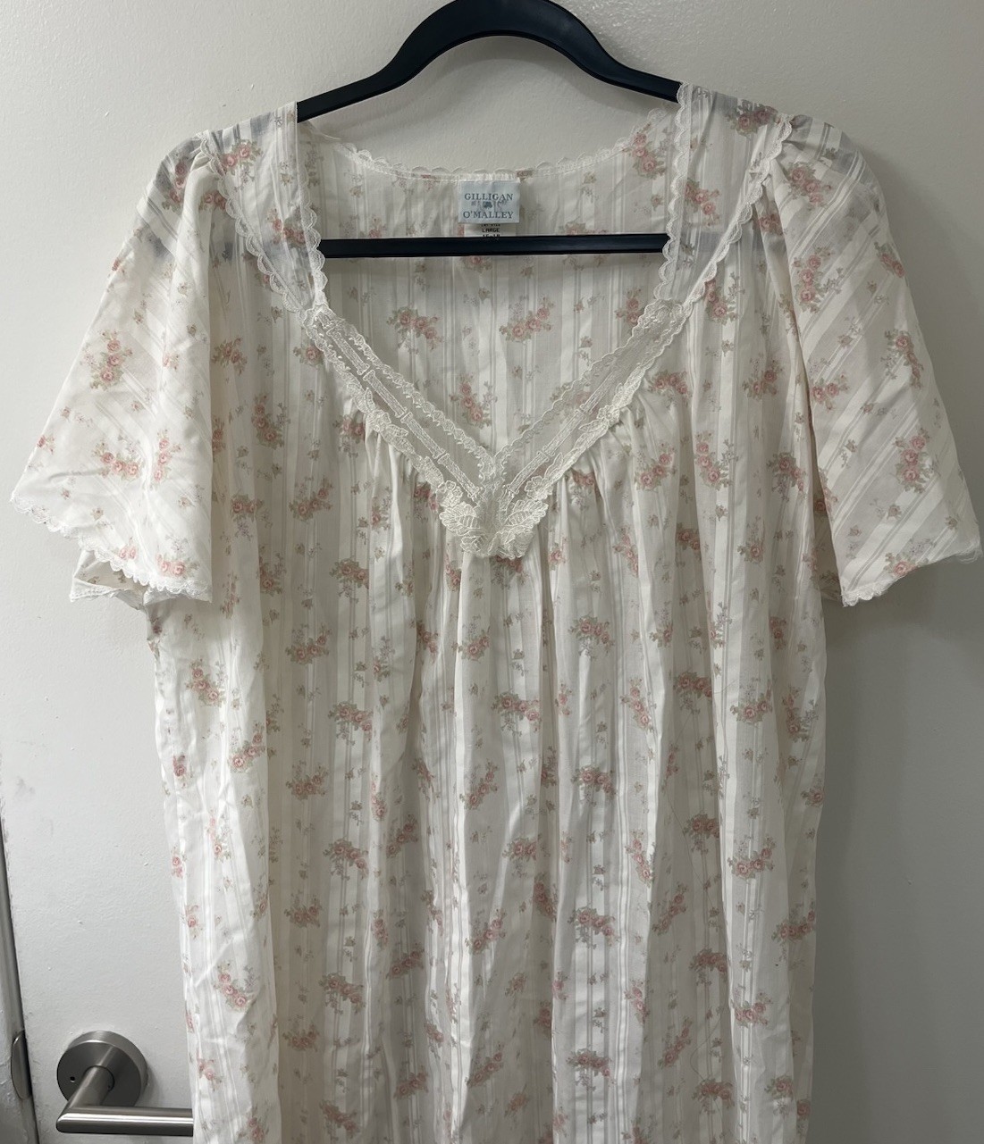 GILLIGAN O’MALLEY Floral Night Gown Light Weight Short Sleeve SIZE Large 16-18