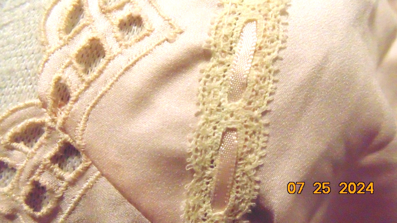 VTG Bert Yelin for Iris Pink Satin Long Night Gown Lace Eyelet Ribbon Trim SZ S